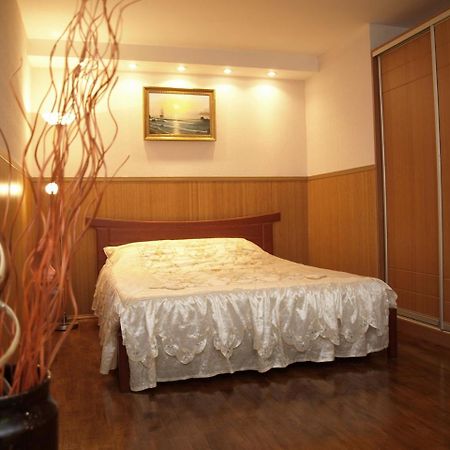 Apartment In The City Center Dnipro Exterior foto